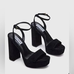 Steve Madden Suede black platform heels